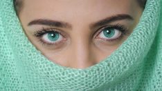 GÖZ RENGİ DEĞİŞTİRME AMELİYATIYLA, HAYATA ‘RENKLİ’ BAKIN