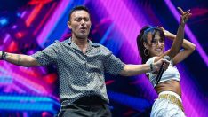 SAHNE EMEKÇİLERİNE SAYGI GÖSTERİLMELİ