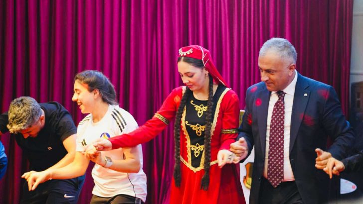 KADIN FUTBOLUNUN GURURU KARS’TA KUTLANDI