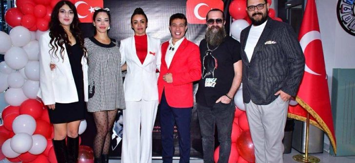 CUMHURİYETİN 102. YILI COŞKUSU KESER AİLESİYLE KUTLANDI