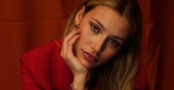 İÇİM BİR MEZAR, GİR DURABİLİRSEN