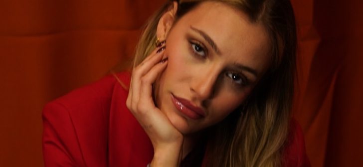 İÇİM BİR MEZAR, GİR DURABİLİRSEN