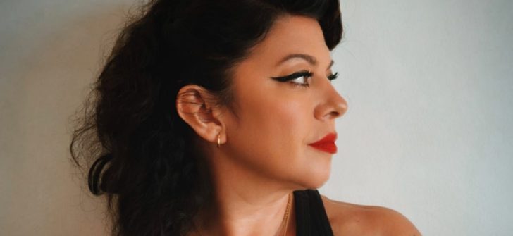 ÖZGE FIŞKIN’DAN SÜRPRİZ COVER