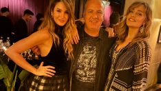 YAŞ GÜNÜNÜ OYUNCU ARKADAŞLARIYLA KUTLADI