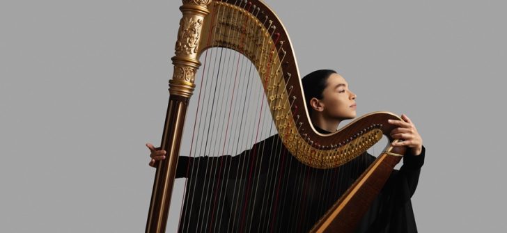 MERVE KOCABEYLER, ARPIN BÜYÜLÜ SESİYLE SAHNE MİNOA PERA’DA