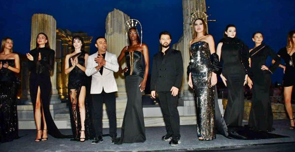 DEFİLE ANTALYA SİDE APOLLON TAPINAĞIN ‘DA GERÇEKLEŞTİ