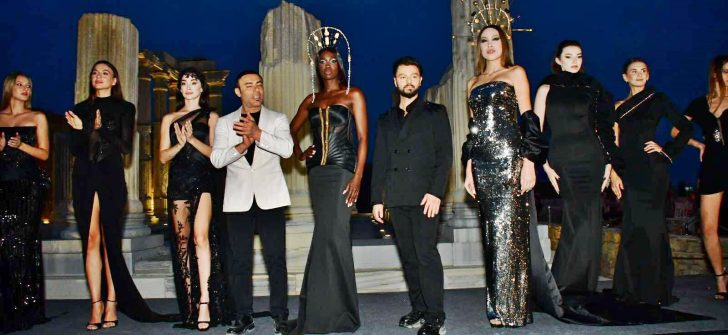 DEFİLE ANTALYA SİDE APOLLON TAPINAĞIN ‘DA GERÇEKLEŞTİ