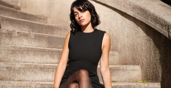 SENA ŞAHİN’DEN DUYGUSAL BİR SLOW POP