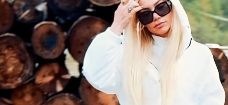 FULYA ÜNAL SAHNEDE GÜLLÜYÜ YAŞATIYORUM