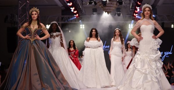 SEYHAN YÜCEL & ZEYNEP CASALİNİ BÜYÜLEDİ!