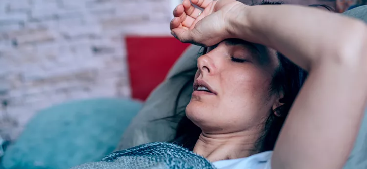 MEVSİM GEÇİŞLERİNDE ARTAN BAŞ AĞRILARINA DİKKAT