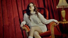 YELİZ AKYOL BEYOĞLU’NU BÜYÜLEDİ