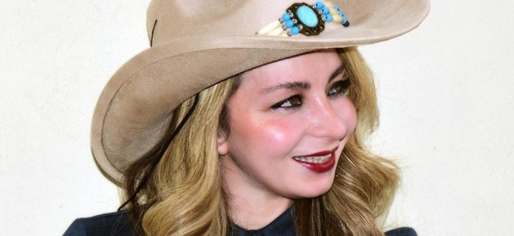 ATİKE’DEN 10 DİLDE 10 ŞARKI