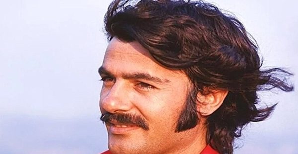 ARABESKİN BÜYÜK USTASI FERDİ TAYFUR’A KRAL FM’DEN SAYGI DURUŞU