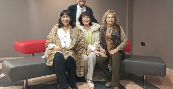 MELEK BAYKAL 50.YILINI, NEVRA SEREZLİ 60.YILINI,SUNA KESKİN 61 YILINI  SAHNEDE KUTLADI