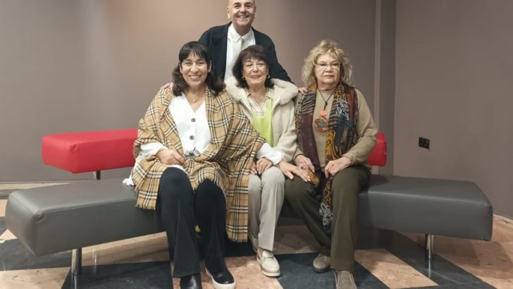 MELEK BAYKAL 50.YILINI, NEVRA SEREZLİ 60.YILINI,SUNA KESKİN 61 YILINI  SAHNEDE KUTLADI