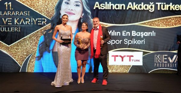 BURHAN AKDAĞ VE KIZI ASLIHAN AKDAĞ TÜRKER AYNI GECEDE ÖDÜL ALDI