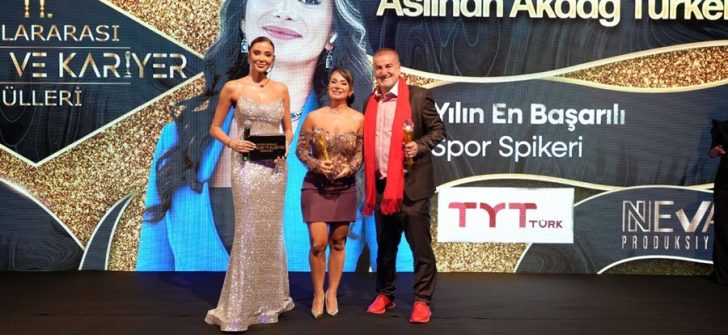 BURHAN AKDAĞ VE KIZI ASLIHAN AKDAĞ TÜRKER AYNI GECEDE ÖDÜL ALDI