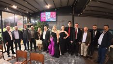 AYGÜL YÜRÜR HEM KİTABINI HEM ŞARKISINI TANITTI