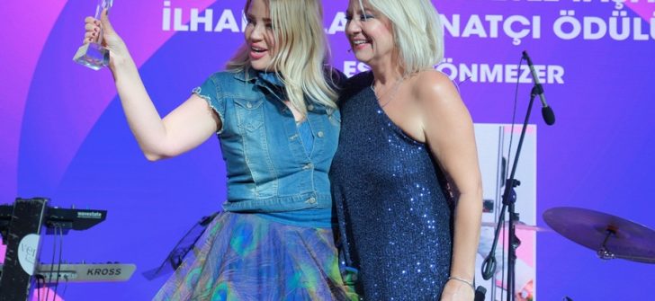 ESTETİK ÖDÜLLERİNDE ÜNLÜ AKINI