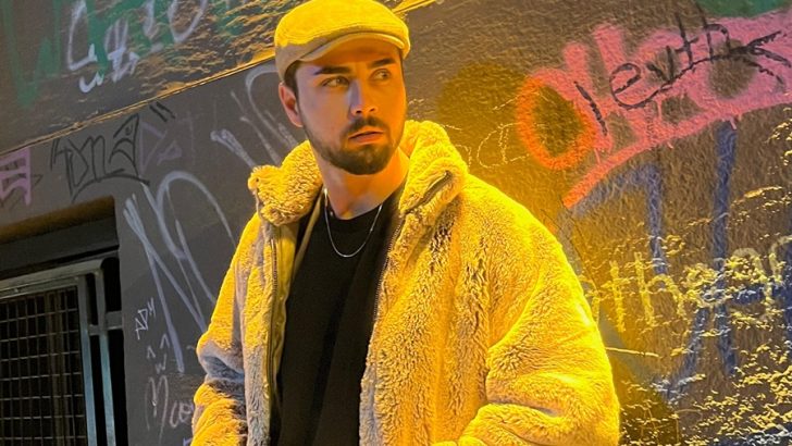 KAMERA ÖNÜNDE IŞIĞIYLA FARK YARATAN YÜKSELEN YETENEK