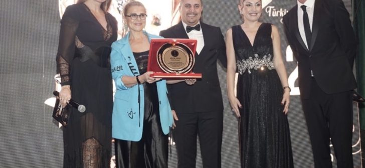 İZMİR İŞ, SANAT VE BASIN DÜNYASI AQUA MARİN’DE BULUŞTU