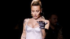 SEZEN AKSU’DAN İREM DERİCİ’YE ÖZEL ŞARKI