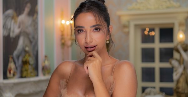 ÖYKÜ GÜRMAN’DAN YENİ TEKLİ ‘BAK HEPSİ BU’