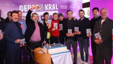 DOSTLARI KİTAP LANSMANINDA YALNIZ BIRAKMADI