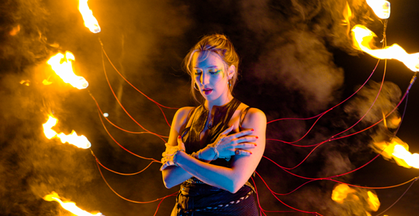 MELİS YELMAN’DAN MİTOLOJİK ATEŞ