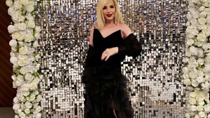 ZARAFETİ VE ŞIKLIĞIYLA TÜM DİKKATLERİ ÜZERİNE ÇEKTİ