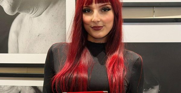 DİLEK KAYA ‘KATHARSİS’ SERGİSİNDE BÜYÜK BEĞENİ TOPLADI