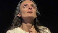 HEYKELE FISILDAYAN KADIN İZMİR’DE SAHNEYE ÇIKIYOR