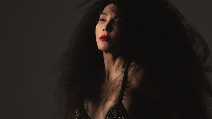 HANDE BİZİ SEZEN’E GÖTÜR