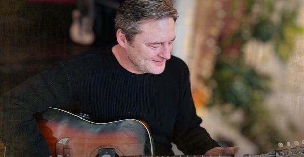 TUNA KİREMİTÇİ’DEN YÜZYILIN ŞARKISI