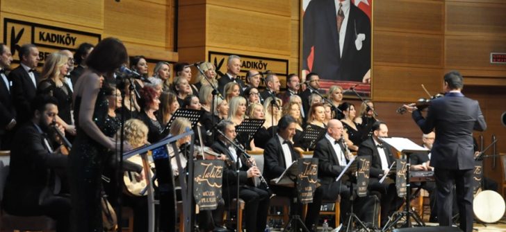 MUAZZEZ ABACI ŞARKILARIYLA ANILDI