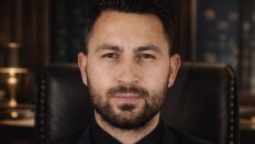 İSİMSİZ YÜZLERİ YILDIZ YAPMAK BENİM İŞİM