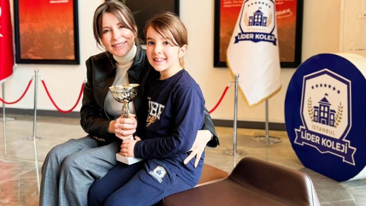 BİNİCİLİK YARIŞMALARINDA BİRİNCİLİK KUPASINI KAZANDI