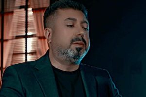 TÜRKÜLERLE KALPLERE DOKUNDU