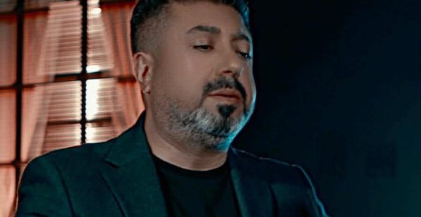 TÜRKÜLERLE KALPLERE DOKUNDU