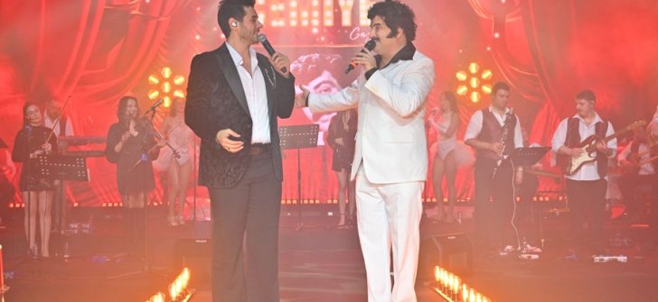 MÜZİKAL GÖSTERİ TADINDA BİR SAHNE ŞOVU