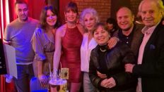 AYÇA VARLIER’DEN ANNESİNE 82. YAŞ SÜRPRİZİ