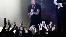 BERKAY’DAN SAHNEDEYKEN DUYGUSAL VEDA