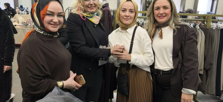 BAŞARILI ERKEĞİN ARKASINDAKİ KADIN