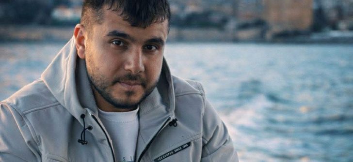 MÜZİK YAPIMCILIĞINA SOYUNDU