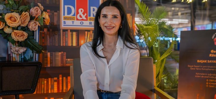 YENİ KİTABININ  MÜJDESİNİ VERDİ