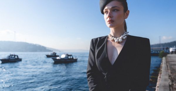 SERRA ARITÜRK’TEN SÜRPRİZ