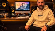 DÖRT AYLIK SESSİZLİĞİNİ İKİ ŞARKIYLA BOZDU