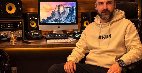 DÖRT AYLIK SESSİZLİĞİNİ İKİ ŞARKIYLA BOZDU