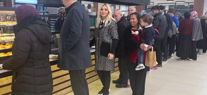 MERVE MERMER VE ASLAN BEBEK’DEN İFTAR YEMEĞİ